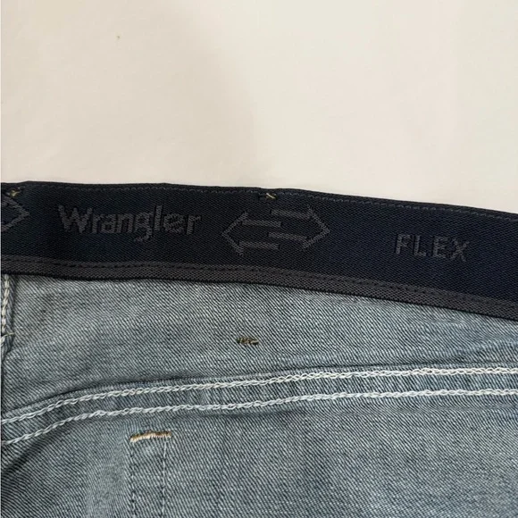 Wrangler Men's Straight Fit Denim Jeans Size 38x34 - Picture 4 of 7